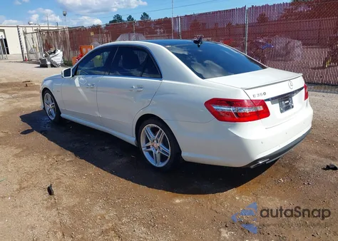 2012 Mercedes-Benz E 350 из США, поврежденный, VIN WDDHF5KB6CA657693